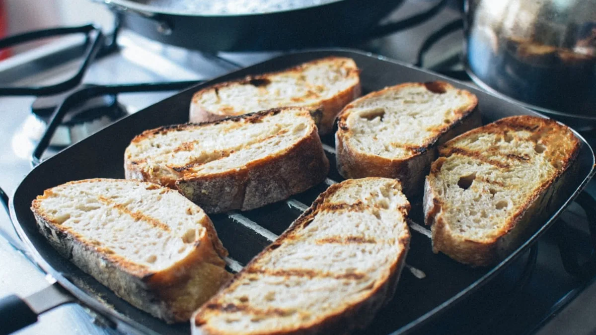 Recettes anti gaspillage : pain rassis et fruits abîmés